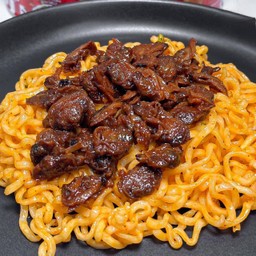 มาม่าเกาหลีผัด + หอยลายปุ้มปุ้ย