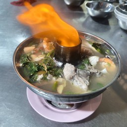 หัวปลาต้มเผือก หม้อไฟ