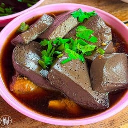 เนื้อ เน้น เน้น ก๋วยเตี๋ยวและข้าว