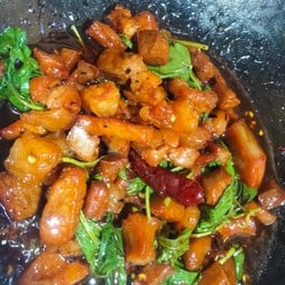 ข้าว+กระเพราเนื้อเค็ม