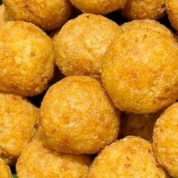 ยำแหนมน้องพลอย