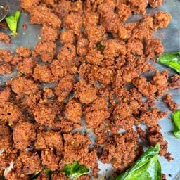 ลาบทอด  ตลาดละลายทรัพย์