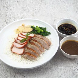 ข้าวหน้าเป็ดหมูแดงพิเศษ