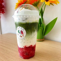 สตรอว์เบอร์รีมัทฉะลาเต้พรีเมียม ( ใหญ่ 22 Oz. )  Strawberry Matcha Latte Premium