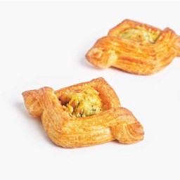 ครัวซองต์ผักโขมอบชีส