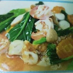Stir-Fried Fresh Rice-Flour Noodles in-Thick Sauce