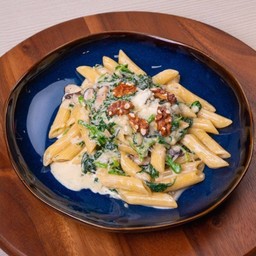 เพนเน่ผัดผักโขมครีมซอส