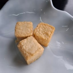 เต้าหู้สีเหลี่ยม