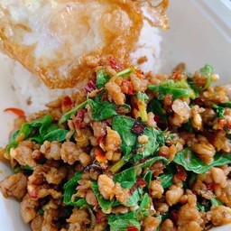 ผัดกะเพราหมูสับ (พริกแห้ง)