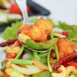 ไก่ผัดเม็ดมะม่วง