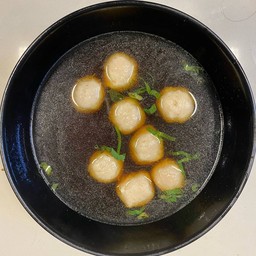 ลูกชิ้นลอยน้ำ