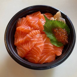ข้าวหน้าแซลมอน ( SIZE  L )