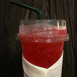 น้ำแดงโซดา