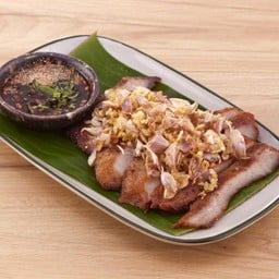 คอหมูทอดจิ้มแจ่ว