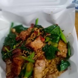 มาม่าผัดกระเพรา