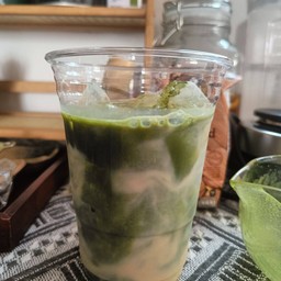 มัทฉะนมอัลมอลล์