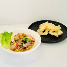 เส้นใหญ่กรอบ ต้มยำแห้ง