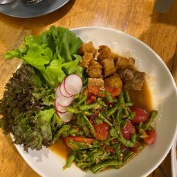 ตำถั่วหมูกรอบ