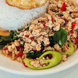 ข้าวกระเพราไก่สับ