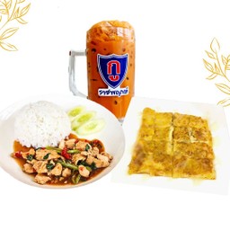 ชุดข้าวกระเพราไก่ + โรตีกล้วย + ชาชักใหญ่