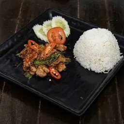 ข้าวกะเพราหมูชิ้น