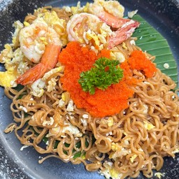 มาม่าผัดไข่กุ้ง