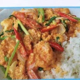 ข้าวราดผัดผงกะหรี่