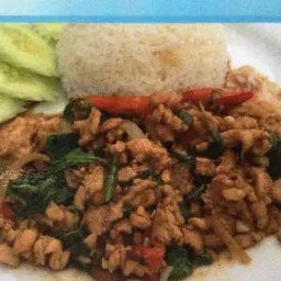 ข้าวราด ผัดกระเพรา