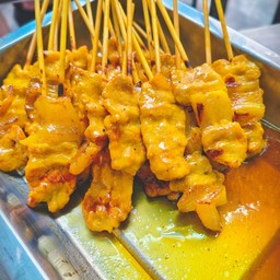 หมู 80 ไม้  ( แถมฟรี ขนมปัง 8 แผ่น )