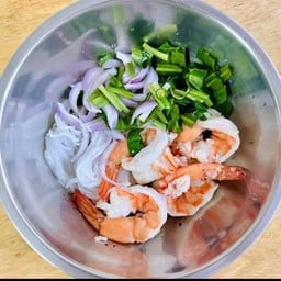 ยำแซ่บ