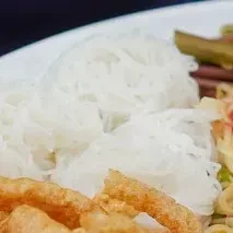 ยําวุ้นเส้นหมูสับ