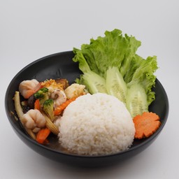 ข้าวผัดผักรวม + เนื้อสัตว์
