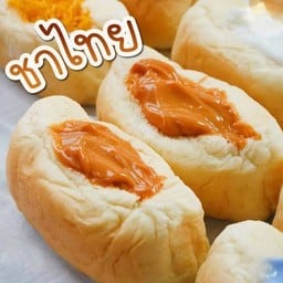 ขนมปังนึ่งไส้ชาไทย