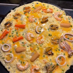 หน้ารวม หอย กุ้ง หมึก ปูอัด ใส้กรอก ( ลูกค้าเลือกได้ว่าไม่เอาอะไร)