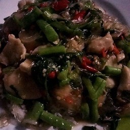 วุ้นเส้นผัดขี้เมาทะเล