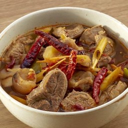 ต้มแซ่บเอ็นแก้วเนื้อน่องลาย