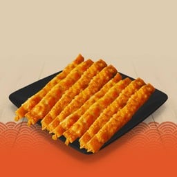 [LM] เกี๊ยวซ่าสติ๊กไส้ไก่ ราดซอส  8  ชิ้น