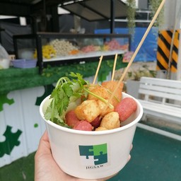 Jigsaw ลูกชิ้นทอด หน้าม.วลัยลักษณ์