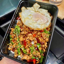 กระเพราหมู (ครัวนายต้นไม้)