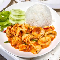 ข้าวหมึกผัดไข่เค็ม