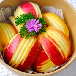 Fruit Cafe ปอกให้ทานได้เลย ลาดปลาเค้า