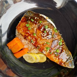 ข้าวหน้าปลาซาบะย่างเทอริยากิ