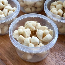 ขนมกลีบลำดวน