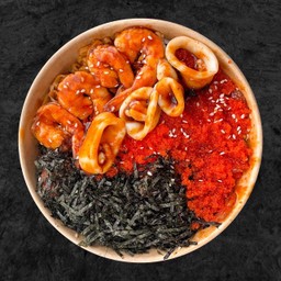 มาม่าเผ็ดเกาหลีกุ้ง + หมึก +ไข่กุ้งจุกๆ โนริสาหร่าย