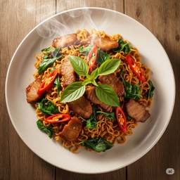 มาม่าผัดขี้เมาหมู