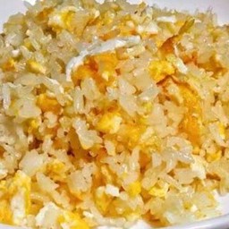 ข้าวผัดน้ำปลาใส่ไข่(ไม่ผัก