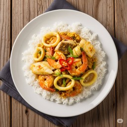 ข้าวผงกะหรี่รวม+ไข่ดาว