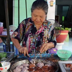 ขนมบ้าบิ่นข้าวเหนียวดำป้าน้อยในตำนาน
