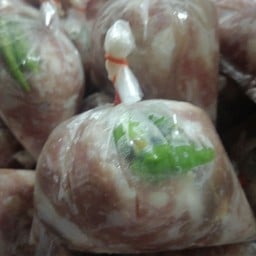 แหนมสด ห่อ