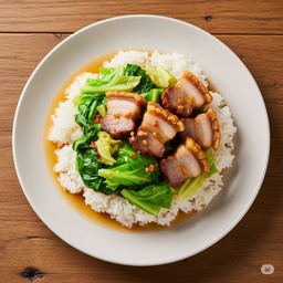 กะหล่ำผัดจืดหมูกรอบ + ไข่ดาว